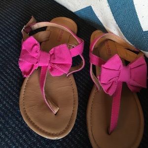 Sonoma Bow Sandals Youth Size 2